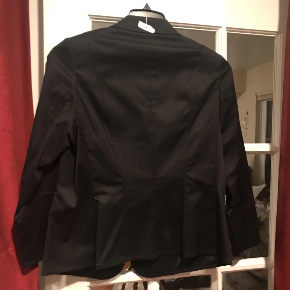 Escada blazer size 40 NWOT